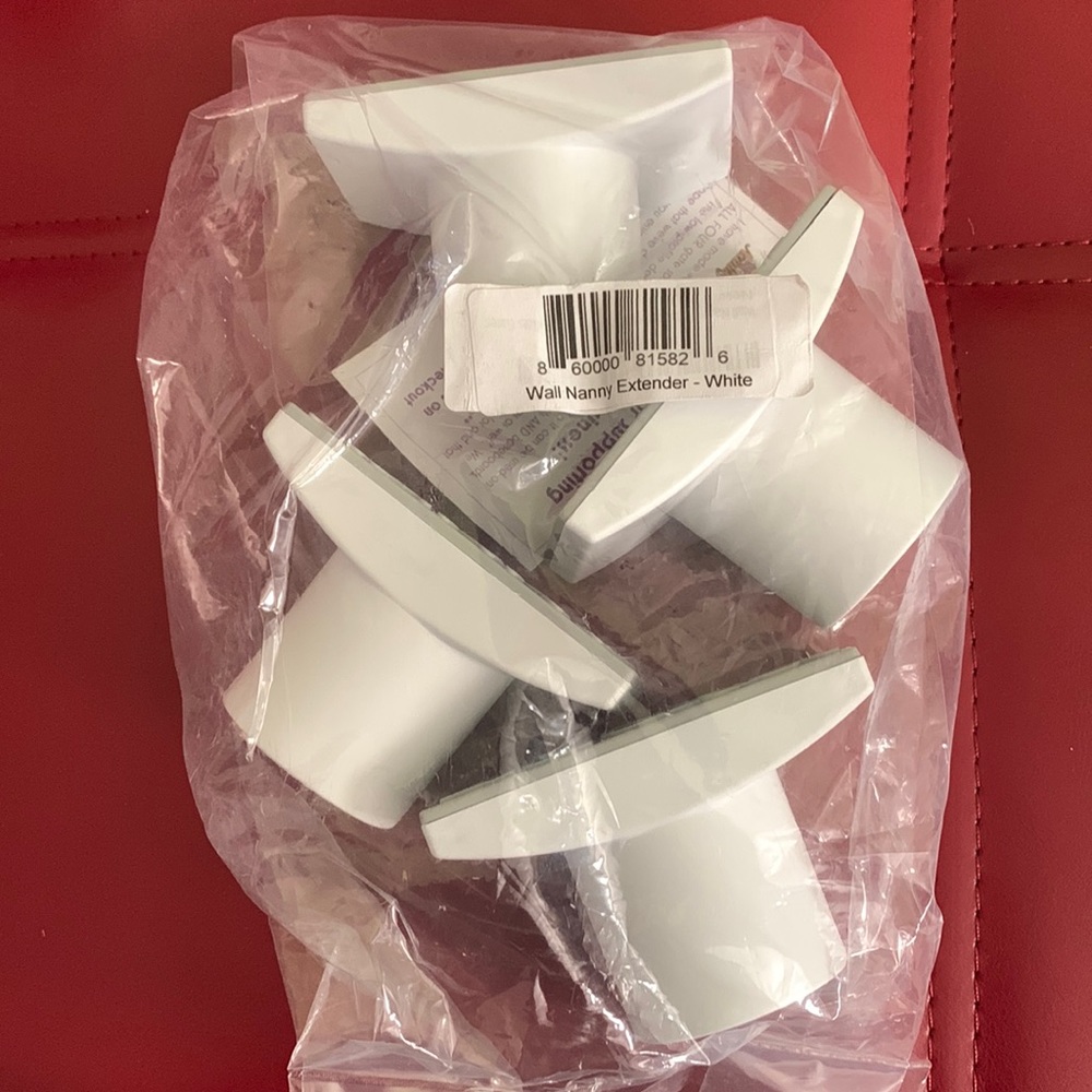 NWT Wall Nanny